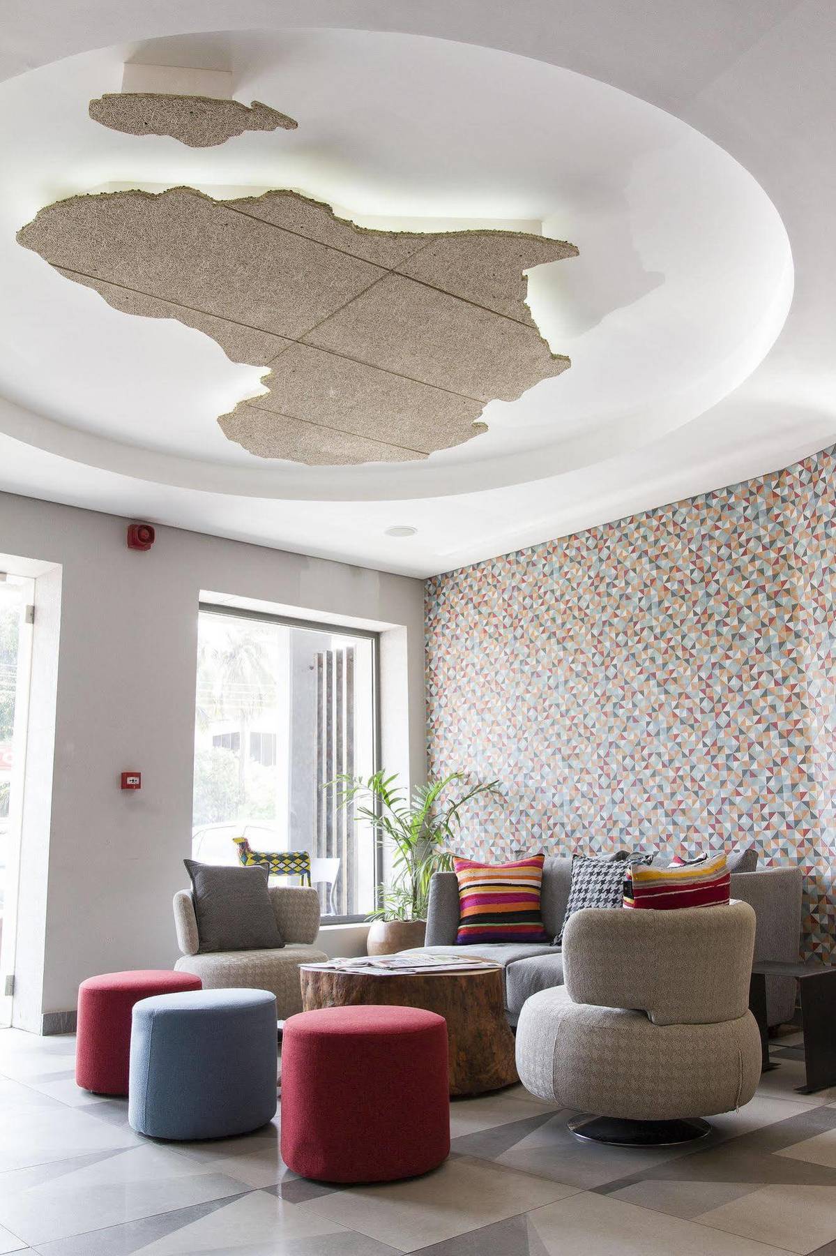 Urbano Hotel By Roots Wiaboman Екстер'єр фото